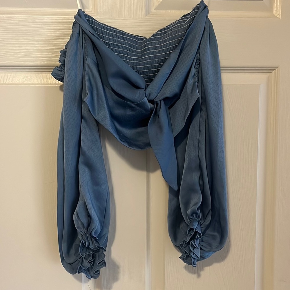 NWT Hello Molly Blue Crop Shirt Size M